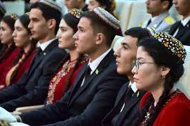 ترکمنستان - دانش آموزان